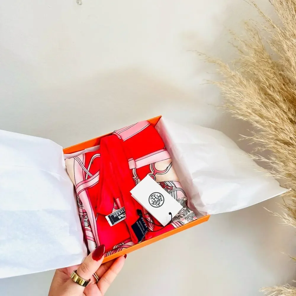 NEW HERMES Box Pink White Red Silky Print Washington's Carriage Scarf 140